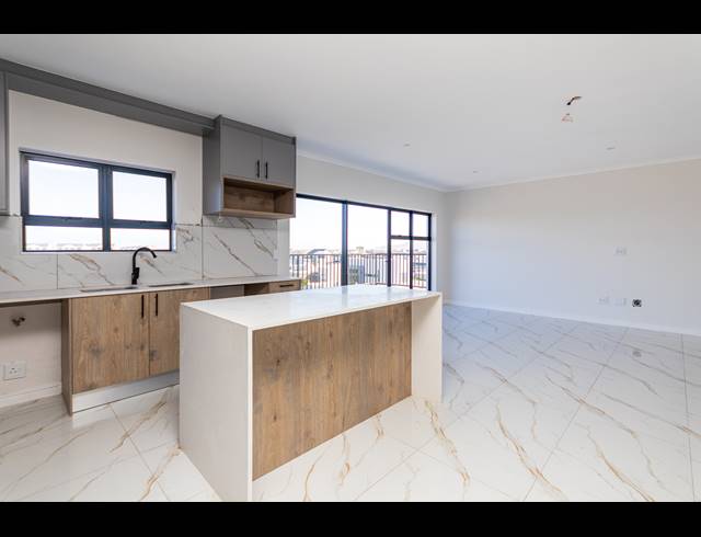 3 BEDROOM APARTMENT FOR SALE IN SANDOWN